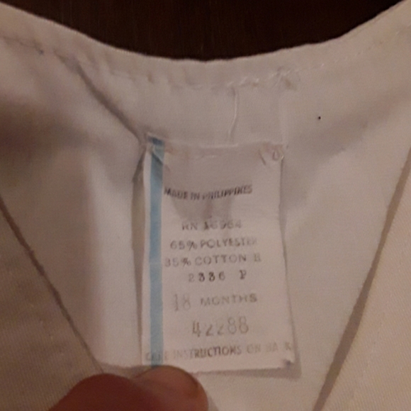 White  button up front  Jacket with  Sailboat. - Picture 3 of 4